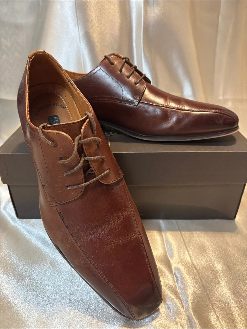Florsheim Classic Cognac Leather Derby Shoes for Men
